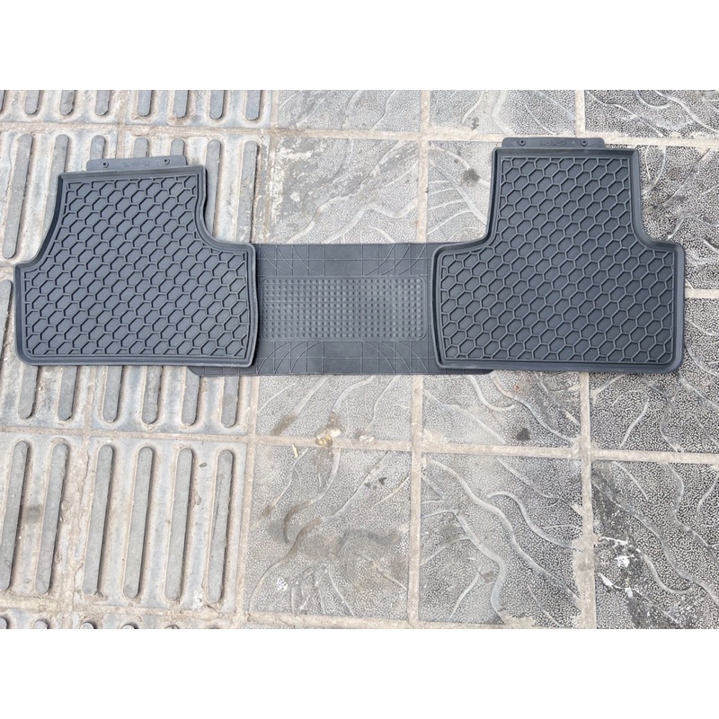 Thảm trải sàn, lót sàn cao su theo xe Mitsubishi Outlander 2016-2021 vân tổ ong
