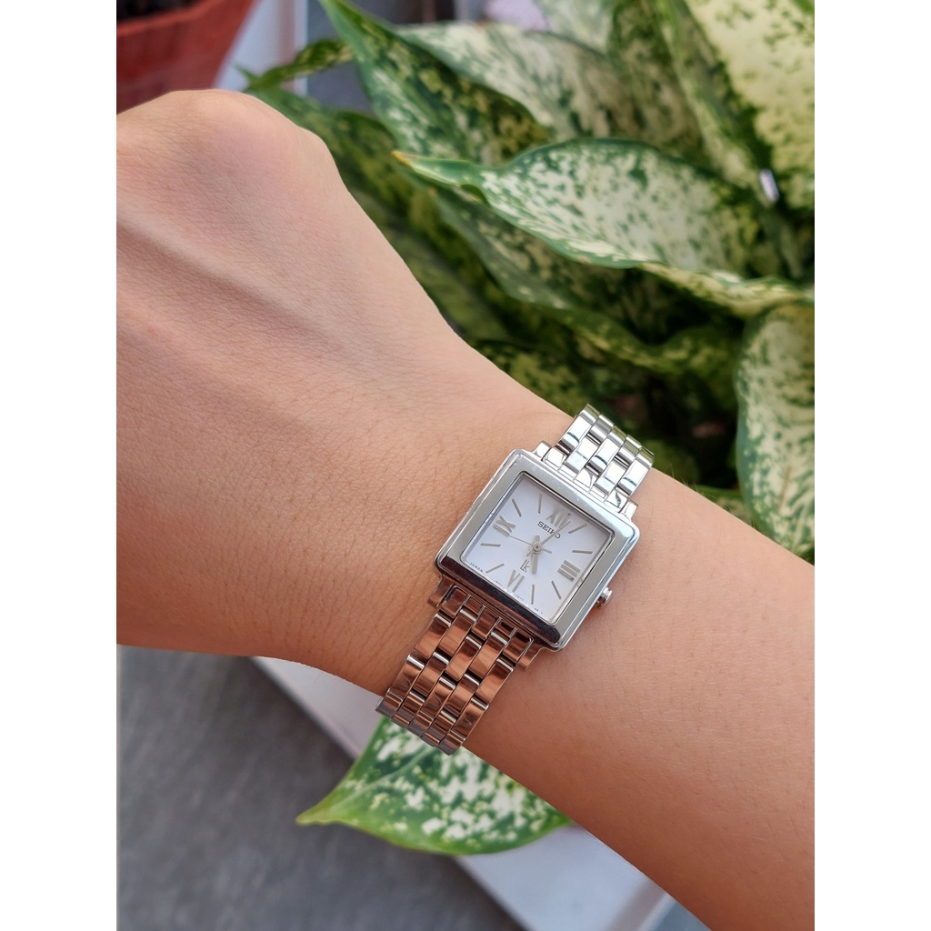 Đồng hồ nữ Seiko LK kính saphia chạy pin hàng Si