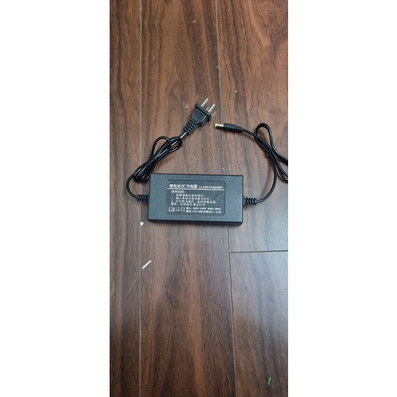 Xạc Pin phổ thông