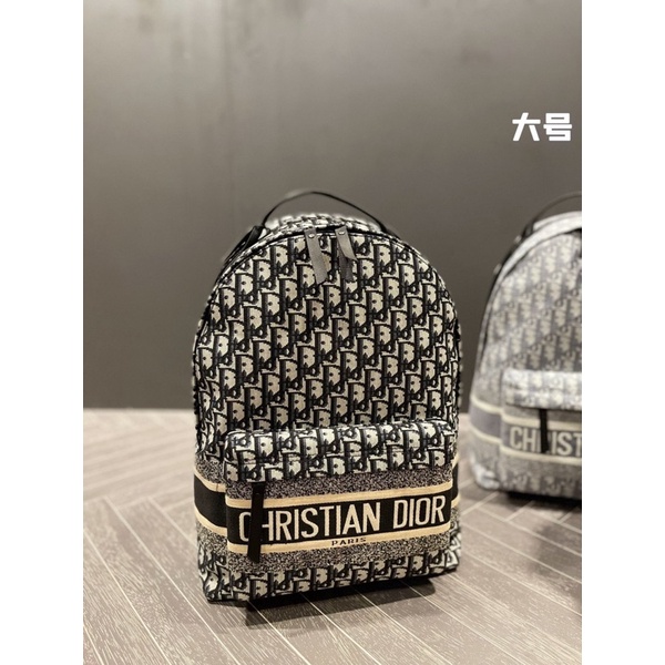 Balo Oblique Hoạ Tiết Classi Chất liệu vải thêu mềm mại Full túi