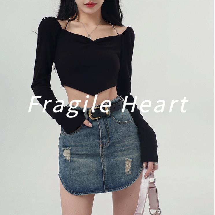 áo croptop tay dài áo croptop Áo Thun Cổ Yếm Dáng Ôm Phối Dây Xích Thời Trang Mùa Xuân Mới Quyến Rũ Cho Nữ