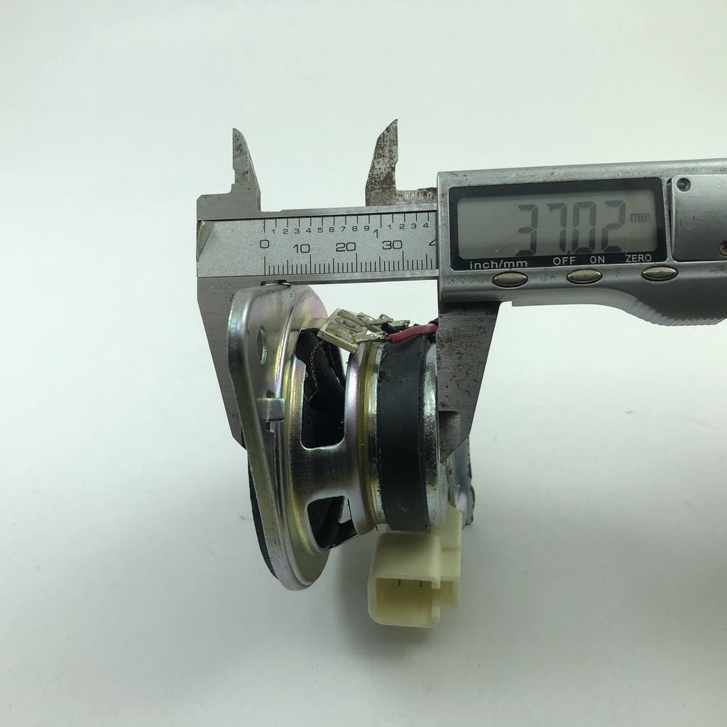 Loa center xe Toyota Land Cruiser 8ohm 9w 2.5″ có tụ phân tần