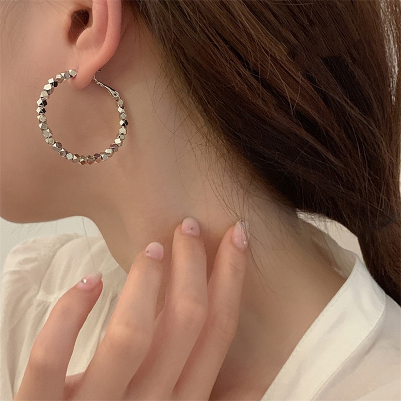 Bông tai khoen vuông