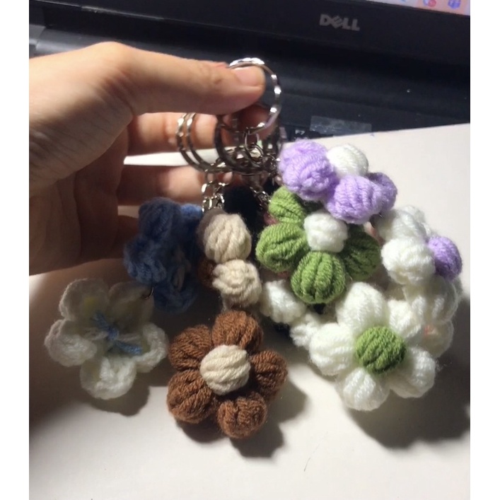 Móc khoá hoa len handmade phối màu xinh xắn