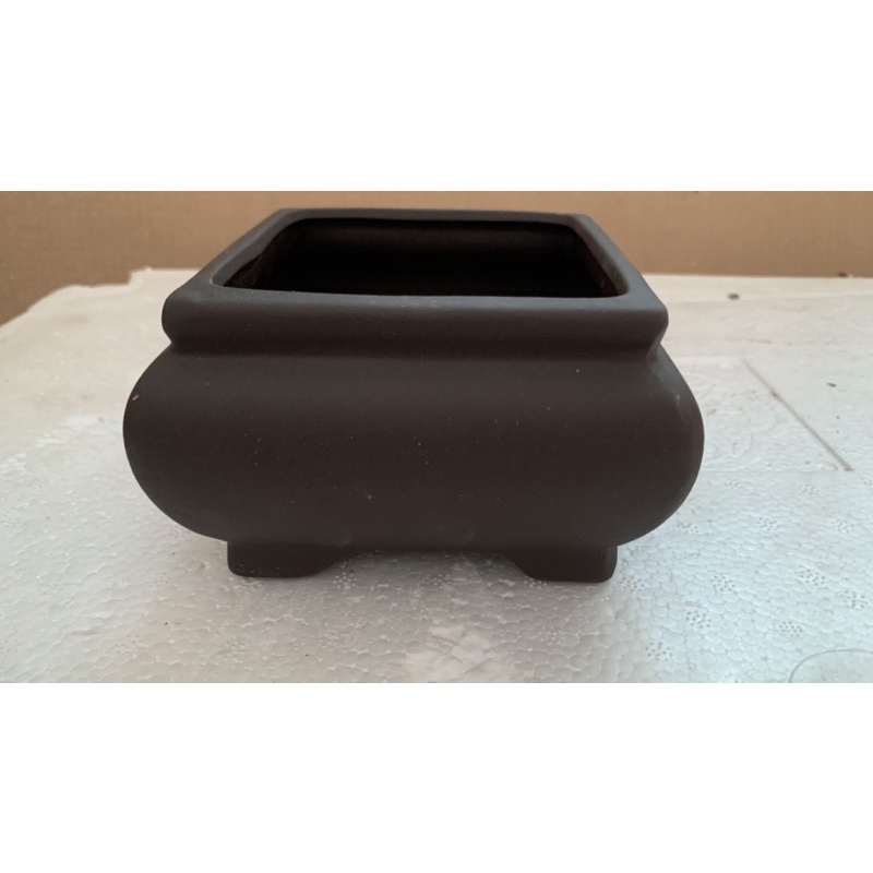 Chậu vuông khum chân quỳ gốm bát tràng