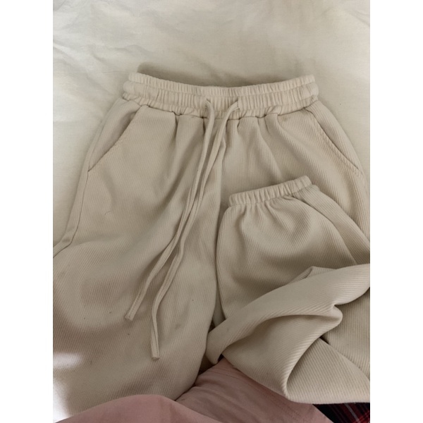 pass thanh lý quần dài ống bo jogger nhung tăm màu be thoải mái