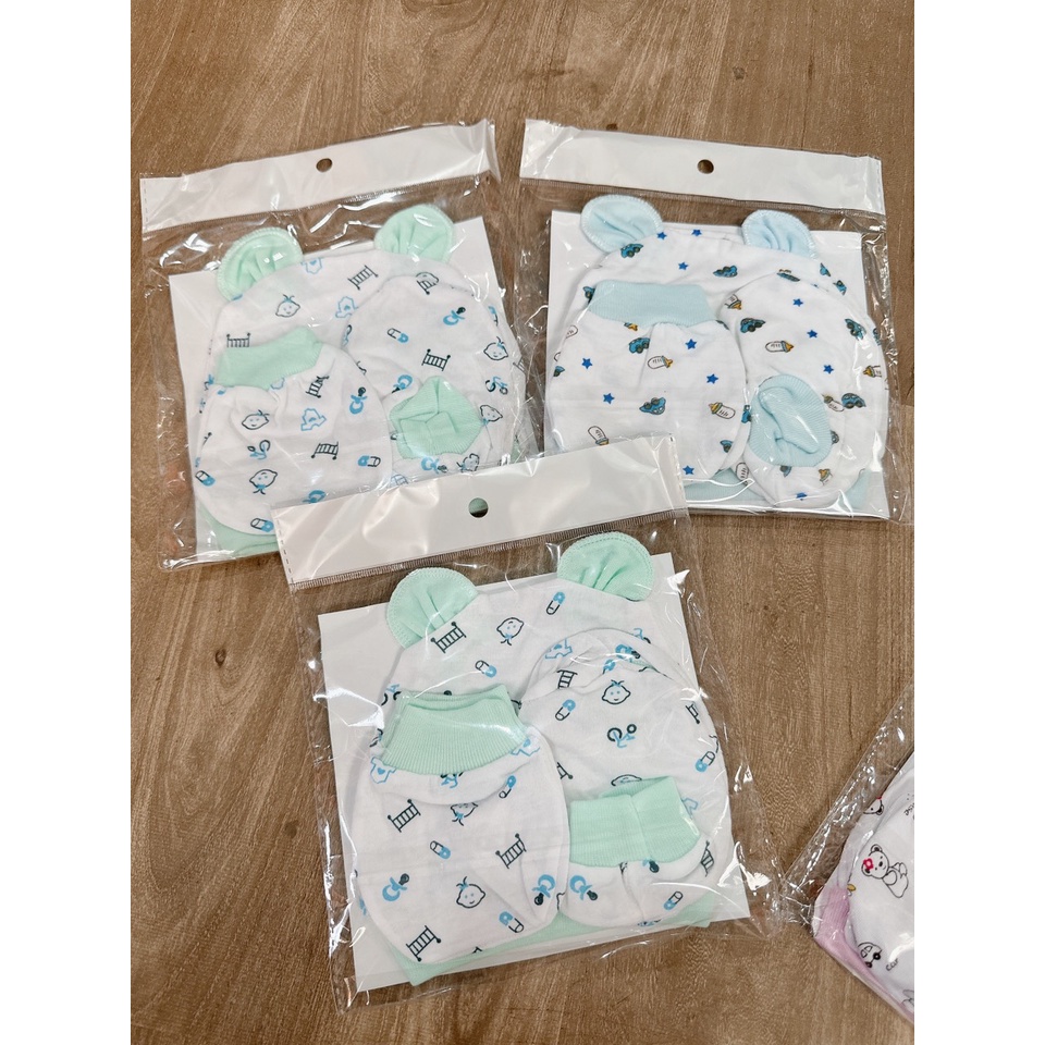 Sét mũ + bao tay + bao chân hoạ tiết nhỏ DP cho bé