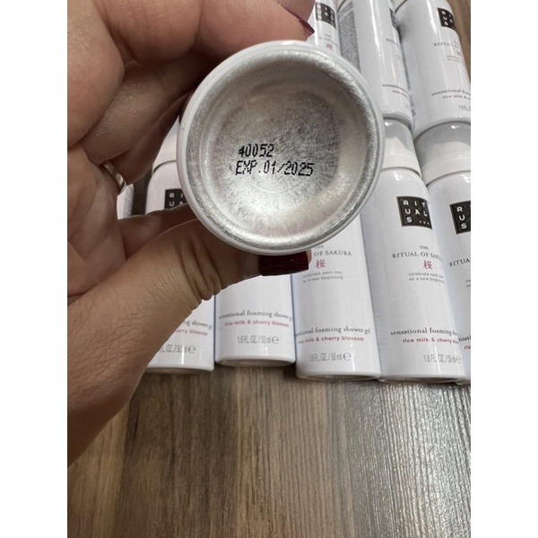 Bọt tắm Ritual of Sakura mùi Anh Đào 50ml date 5/2025