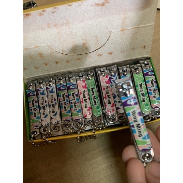 Bấm móng trẻ em có xích