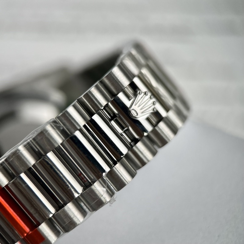 Đồng hồ nam Daydate mặt xanh lá size 41mm máy cơ Thuỵ Sỹ 3255