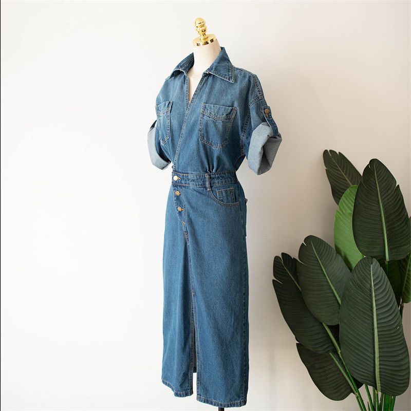 Đầm váy jean Emili dáng tay cánh rơi cổ v chân váy xẻ tà chất liệu bò