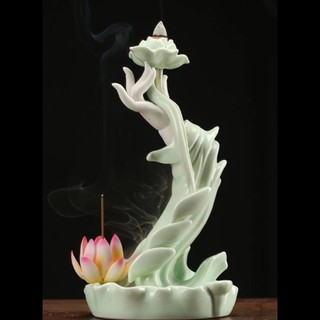 Thác khói trầm hương tay Phật hoa sen