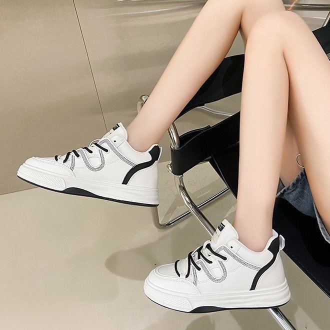 Giày thể thao nữ AZARA - giày ullzzang viền nâu - đen, kiểu dáng basic độn đế 3,5cm - M7108
