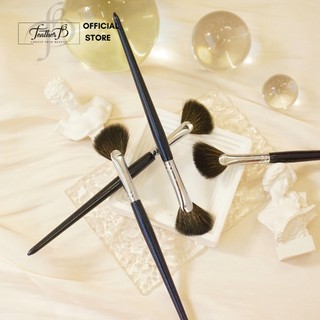 Cọ Highlight Feather B dạng quạt nhỏ