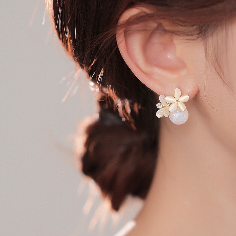 Khuyên tai cô dâu ngọc phối hoa long lanh