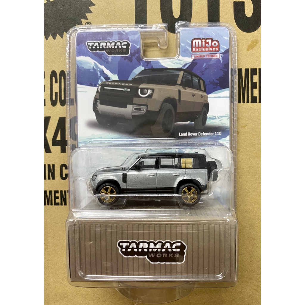 Mẫu xe Tarmac Works CHASE -  Land Rover Defender 110 ( Bản Chase hiếm // Full card)