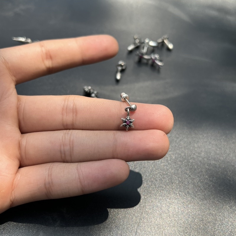 Bông tai chromehearts