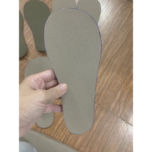 Lót chuyên dùng cho giày đá cầu mỏ vịt