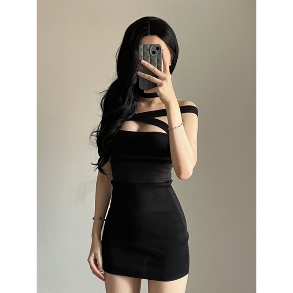 Váy len mỏng dây đan cổ và vai