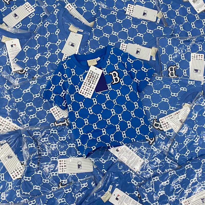 Áo cộc hoạ tiết monogram MLb