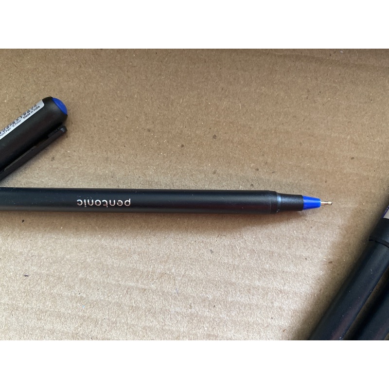 Hộp 12 chiếc bút bi xanh PENTONIC