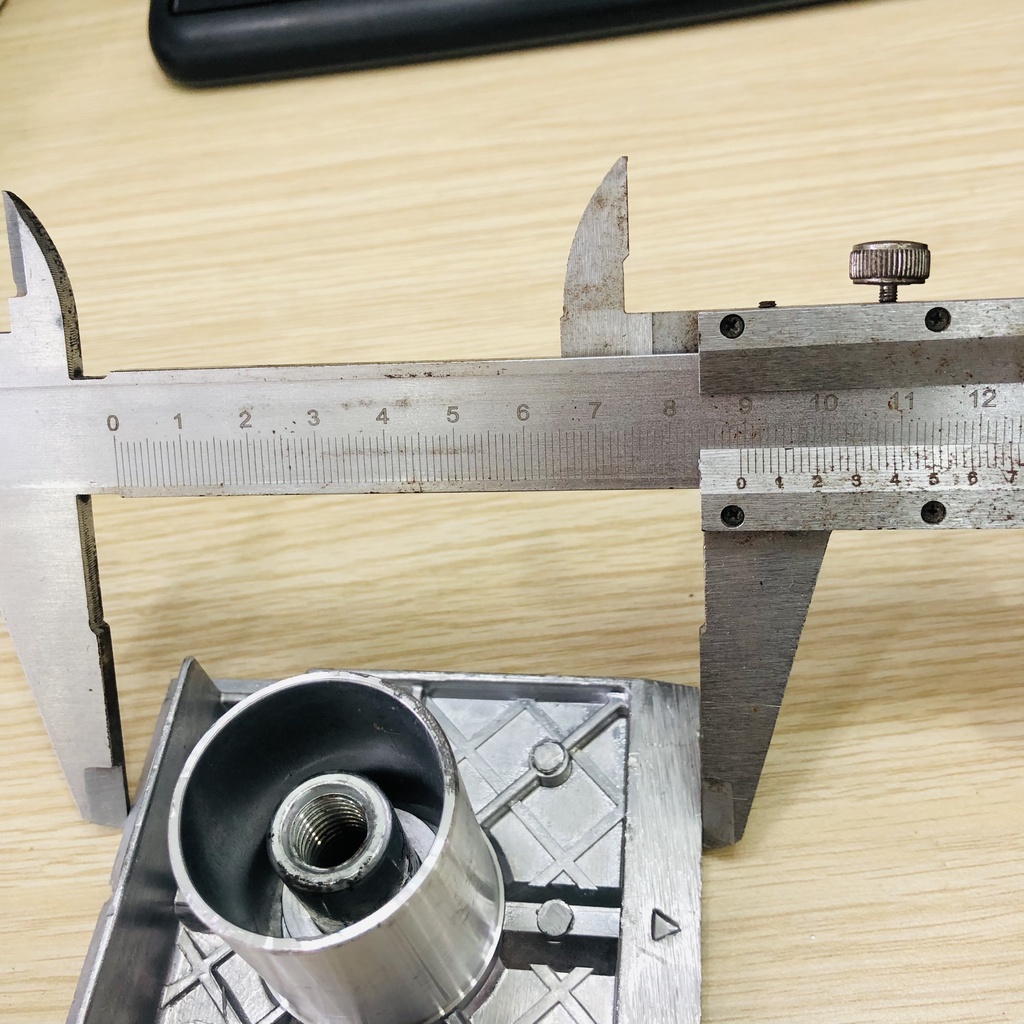 Mặt đế trước máy bào gỗ Makita 1900  không cọc