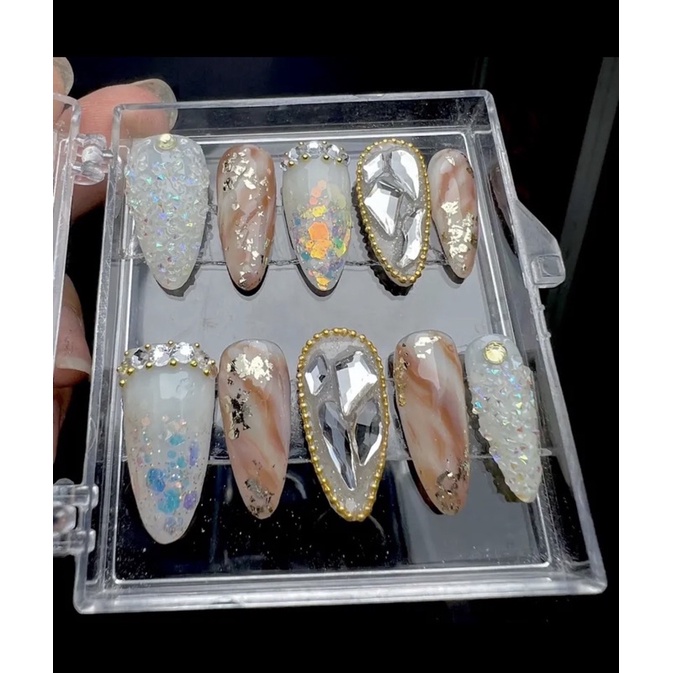 nail loang đính đá