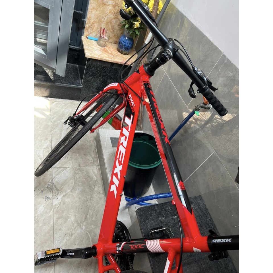 Xe đạp TOURING thương hiệu TREXK nhập khẩu size 700c tay lái ngang khung nhôm