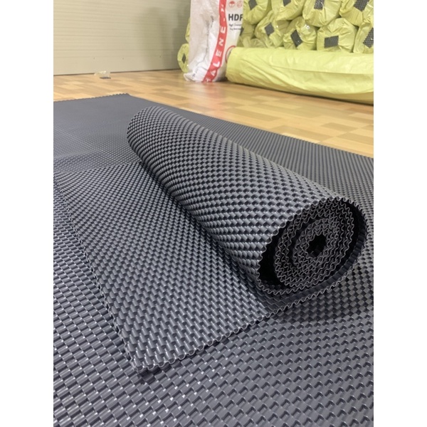 THẢM LÓT SÀN CAO SU Ô TÔ kích thước 3x0.6m cho xe 4-5 chỗ