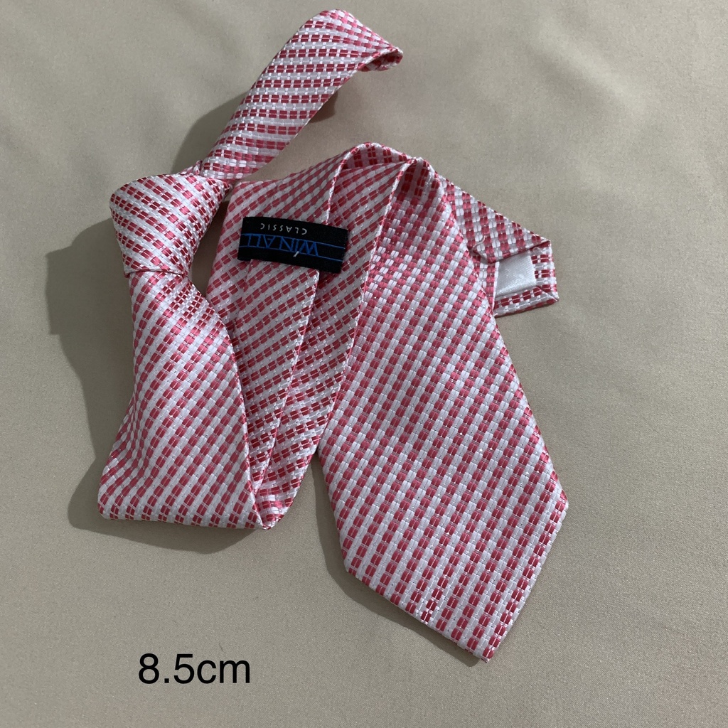 Cravat họa tiết, cà vạt công sở nam.