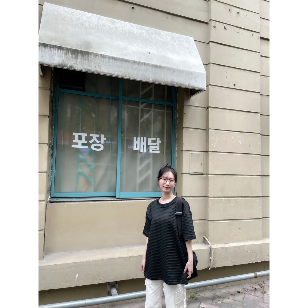 Áo Phông Họa Tiết Caro Dập Nổi HALO HOUSE Cổ tròn Màu trắng Cotton, Áo thun SUXI tay ngắn cổ tròn dáng rộng thời trang