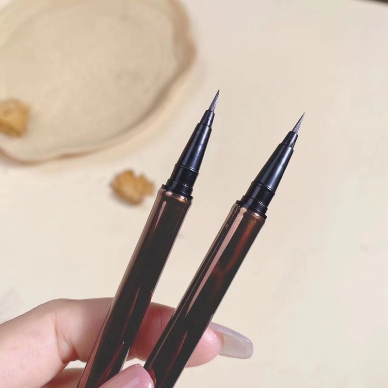 Kẻ WodWod STAY COLOR eyeliner W931 đầu kẻ siêu mảnh không lem