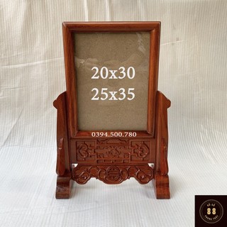 Khung ảnh thờ chiện đơn gỗ hương đục nền hoa văn