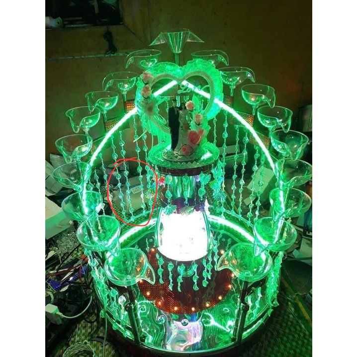 Tháp ly đám cưới