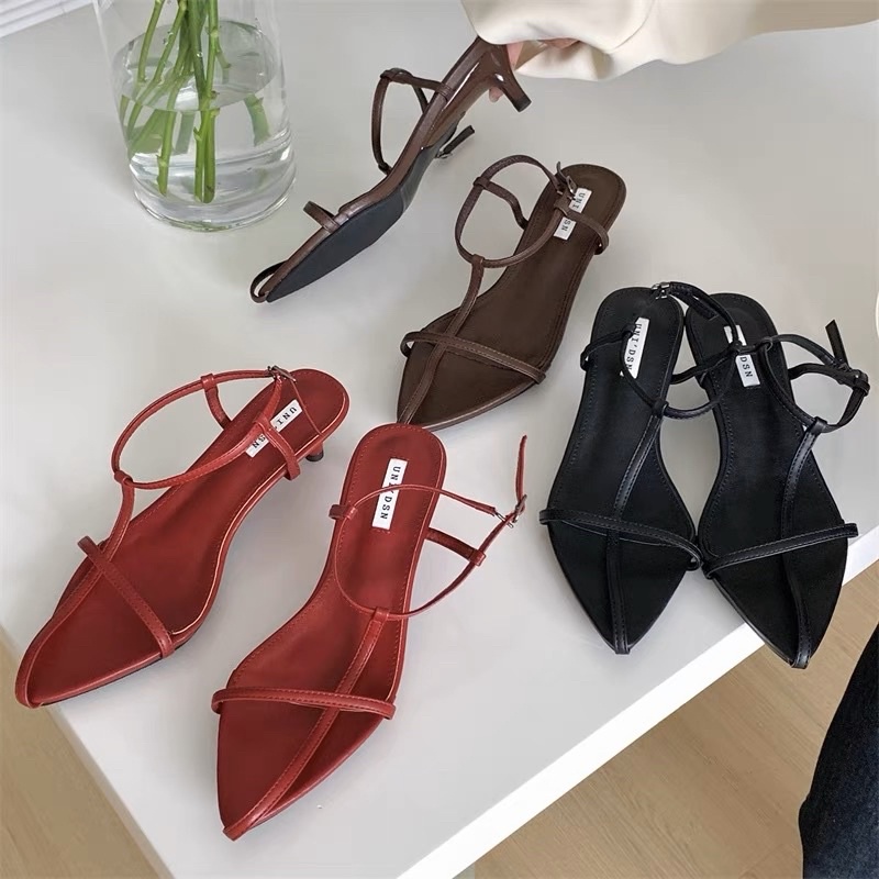 Sandal nữ mũi nhọn quai mảnh chữ T gót cao 4cm có khoá cài