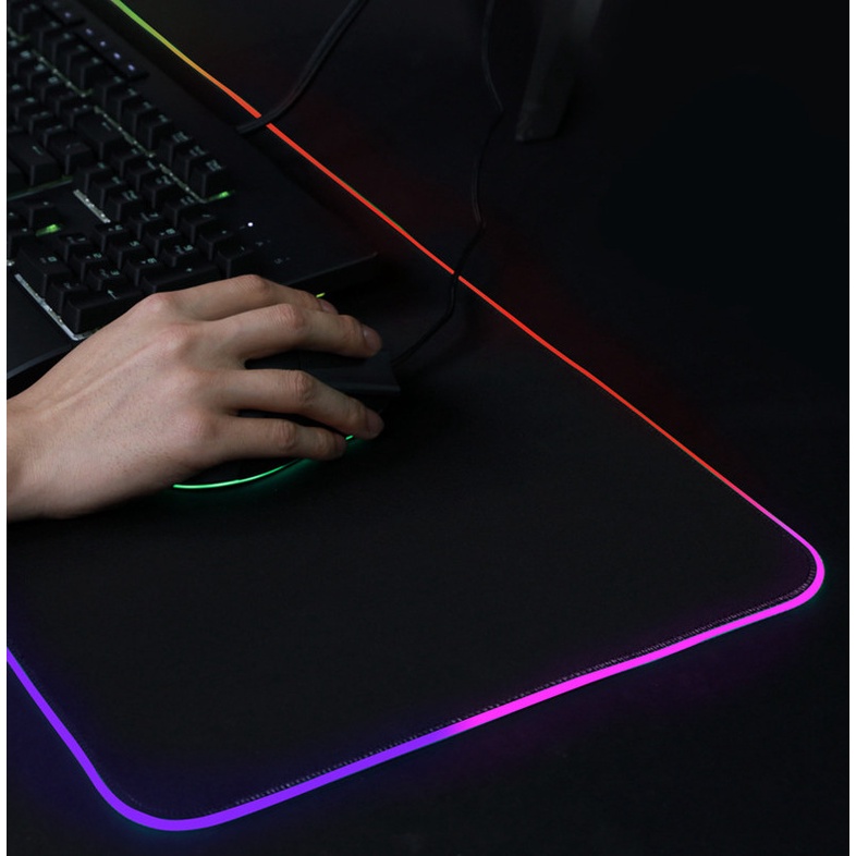 Miếng lót chuột chơi game cỡ lớn LED VIỀN RGB 2022 chống trượt siêu bền siêu đẹp