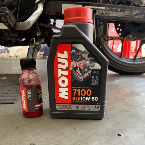 Dầu Nhớt Motul 7100 10W50 Tổng Hợp Cao Cấp Dành Cho Xe Số, Xe Tay Côn, Moto PKL