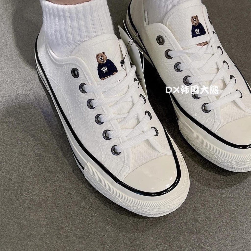 Giày gấu WHO.A.U Steve Sneakers
