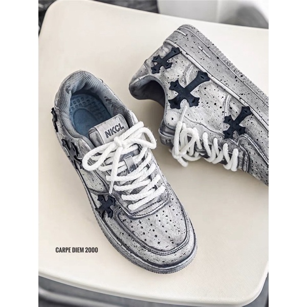 Cemetery Sneakers - Giày thể thao sneaker hình chữ thập độc lạ