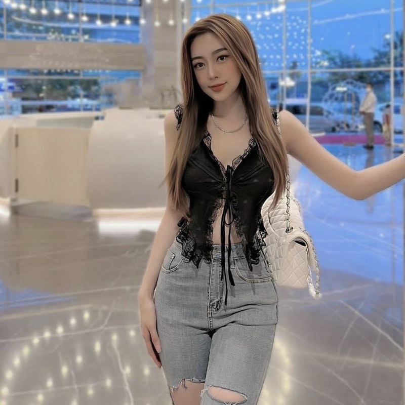 Áo croptop cổ V cánh bướmm viền ren sexy quyến rũ