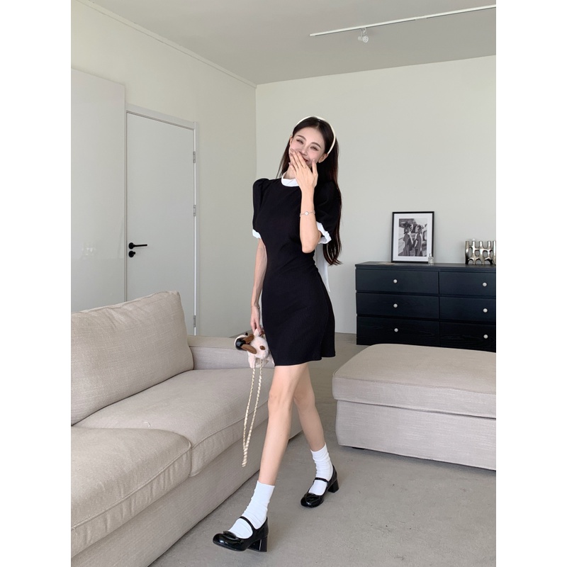 Váy đen ôm eo tay ngắn