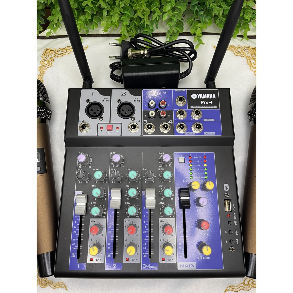Mixer Yamaha Pro4. Tặng 2 Tay Mic Không Dây, Có Thể Kết Nối Loa Kéo, Loa Vi Tính, Livestream. Bảo Hành 12 Tháng 4.1 8 Đá