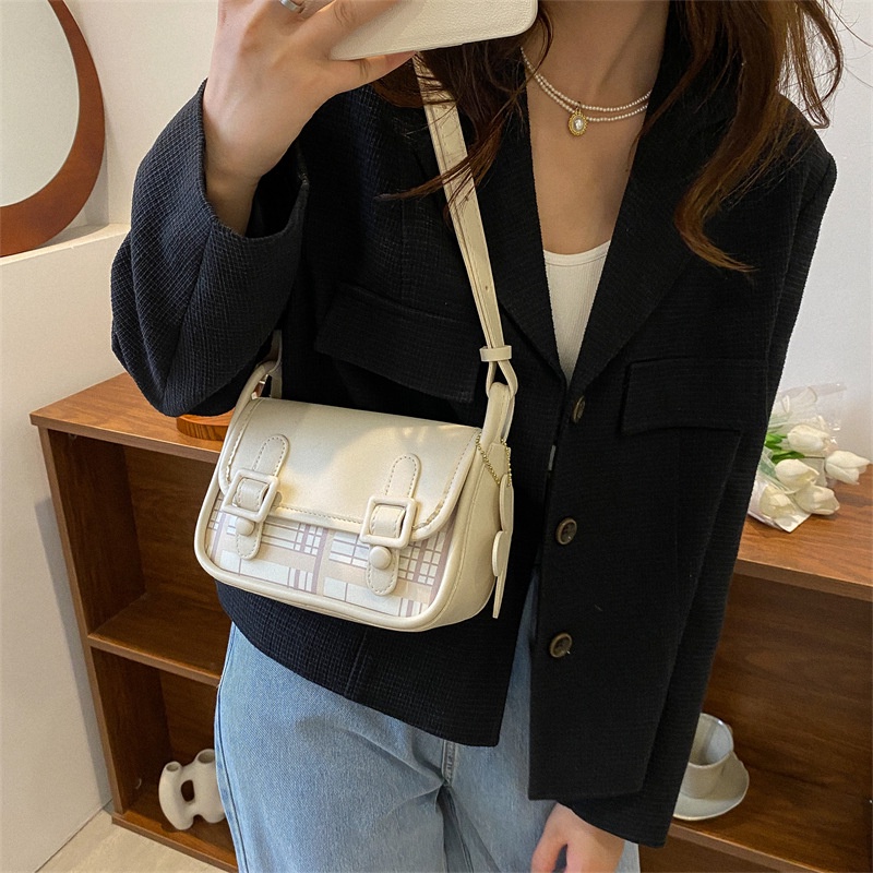 Túi xách nữ đeo chéo đeo vai thời trang kẻ tặng kèm móc hoa 513