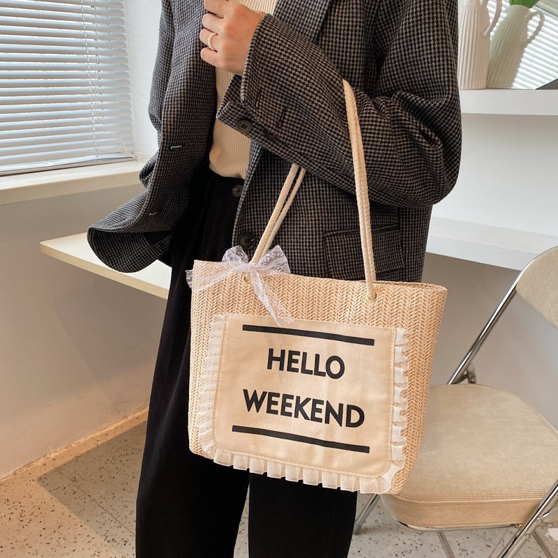 Túi cói Hello Weekend phối nơ ren trắng đeo vai mẫu mới 2023
