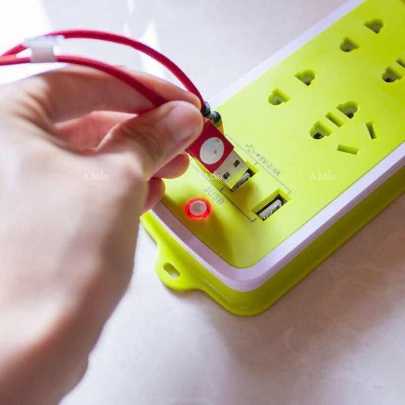 Ổ Điện Xanh Lá Dài 1,5m Thiết Kế 6 Ổ Cắm 2 Chấu Và 3 Chấu, Tích Hợp 3 Cổng Usb Thông Minh, có Công Tắc On/Off Riêng Biệt