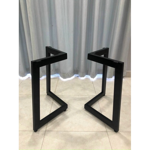 Chân bàn sắt thanh lý