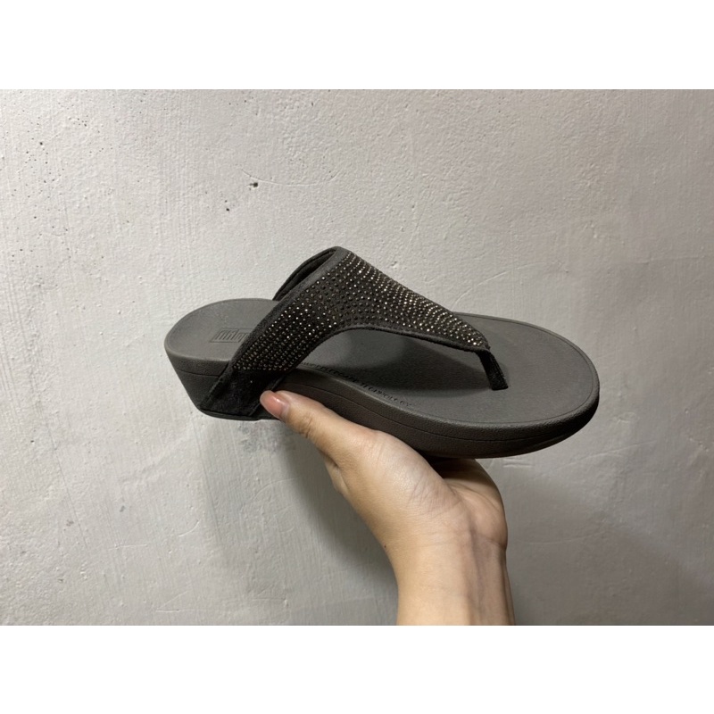 Dép Fitflop Kiểu Kẹp Quai Đính Hạt Cực Xinh Phối Đồ Dạo Phố