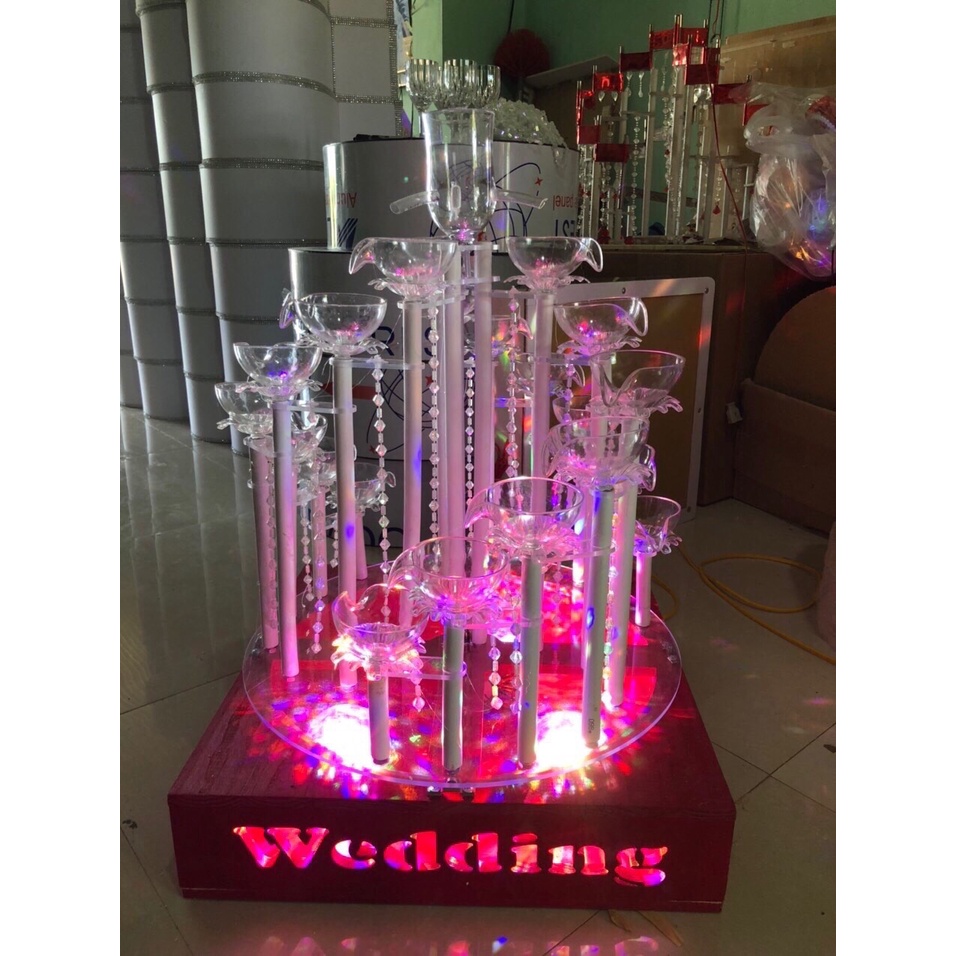 Tháp ly đám cưới