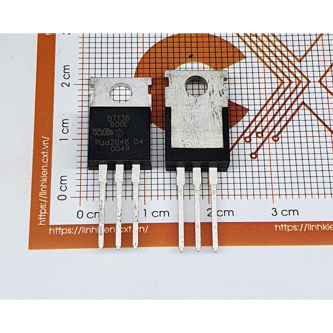 BT138-600E Triac 12A 600V TO-220