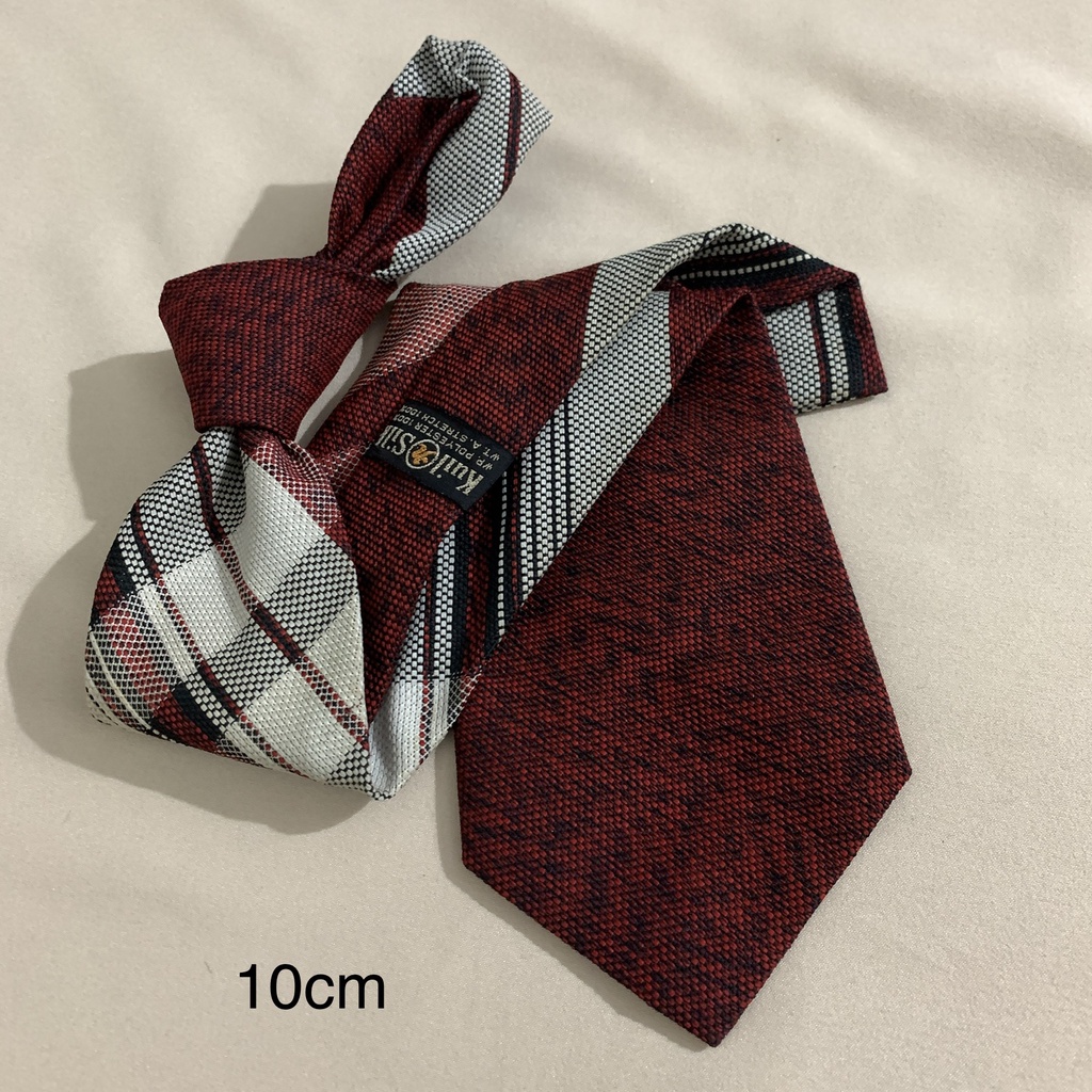 Cravat họa tiết, cà vạt công sở nam.